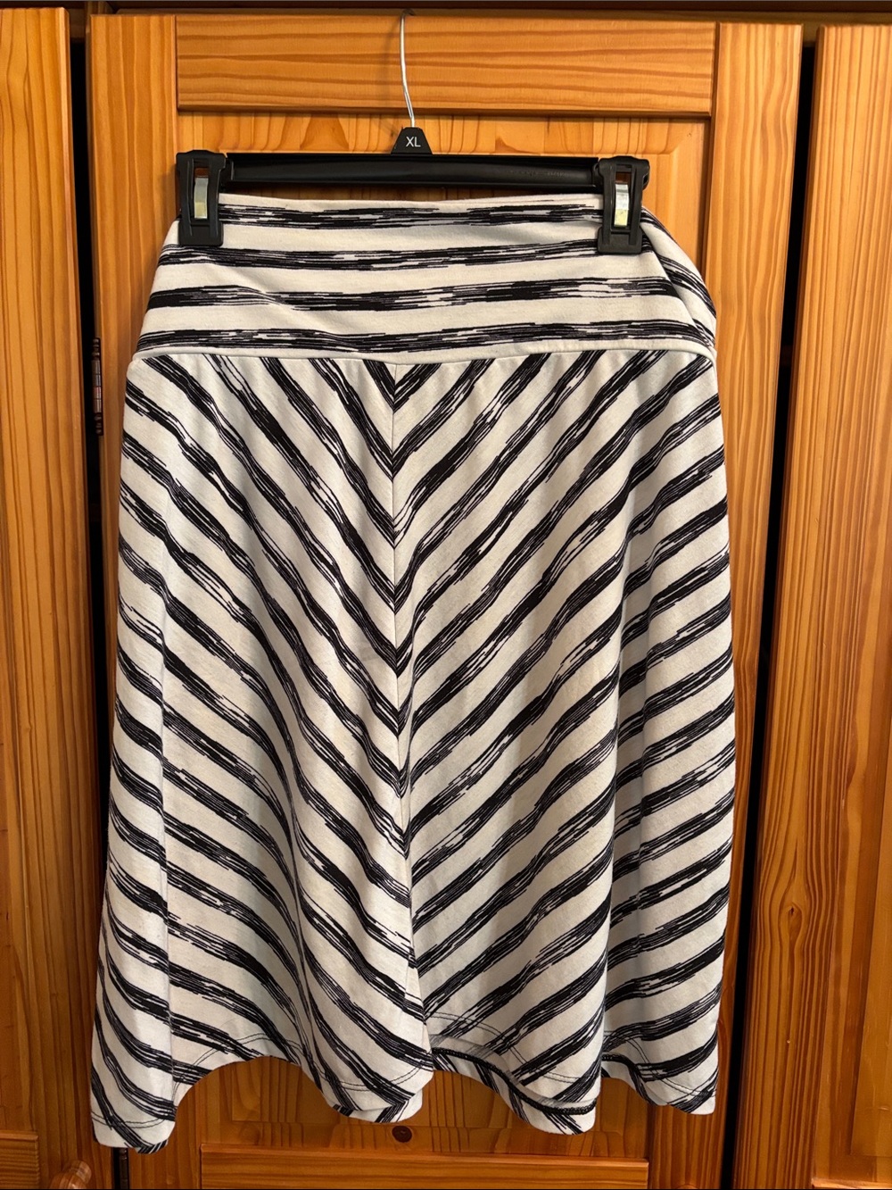 Faded Glory Black & White Striped Midi A-Line Skirt fun for a day at the beach!